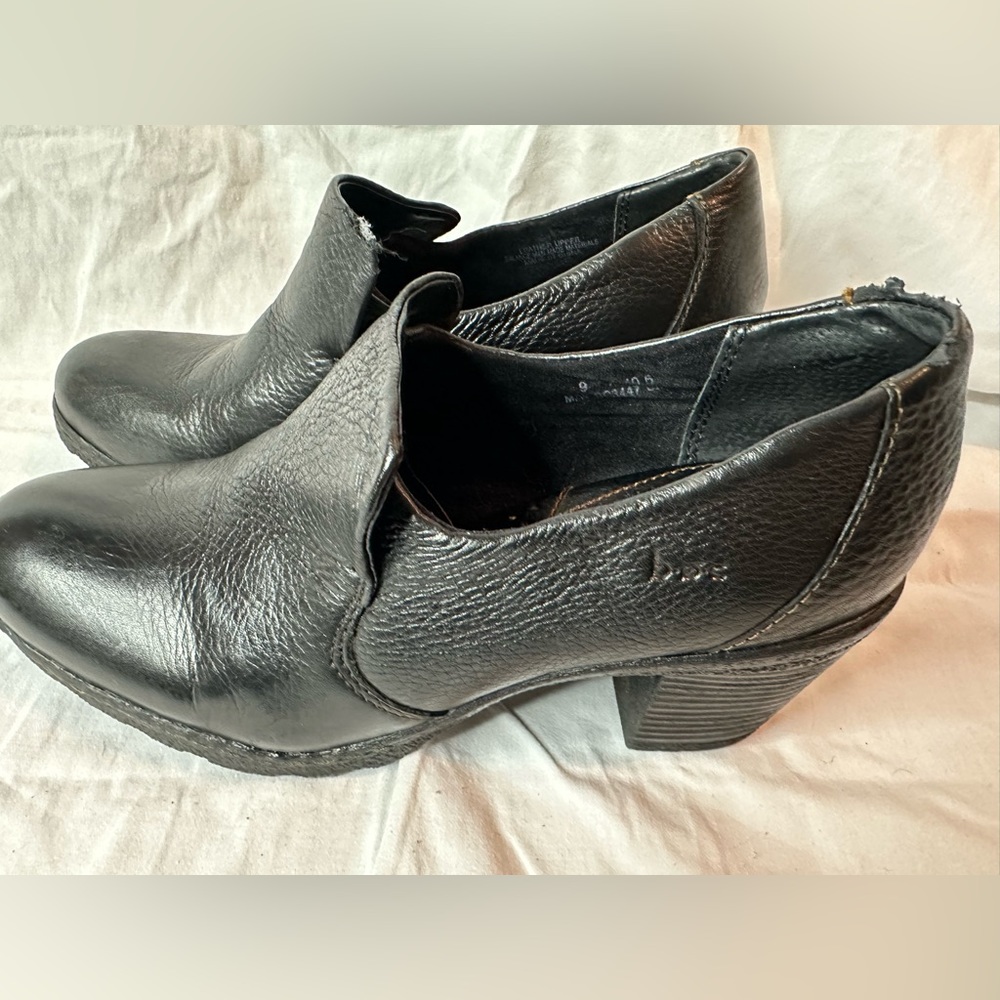 Leather B.O.C. boots size 9